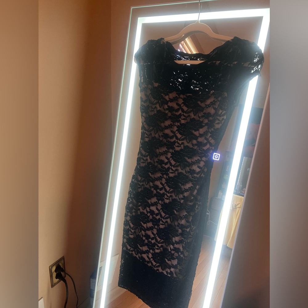 Sexy and elegant dress. Perfect for a romantic night